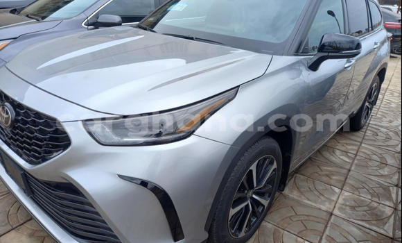 Ra Àlòkù Toyota Highlander Silver Ọkọ̀ in Accra ni Greater Accra