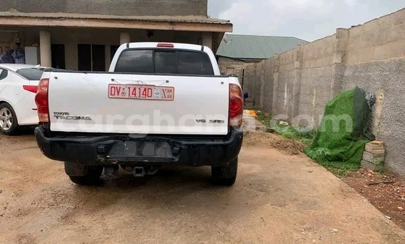 Ra Àlòkù Toyota Tacoma funfun Ọkọ̀ in Accra ni Greater Accra Ra Àlòkù Toyota Tacoma funfun Ọkọ̀ in Accra ni Greater Accra