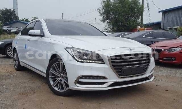 Buy Used Hyundai Genesis White Car in Accra in Greater Accra Buy Used Hyundai Genesis White Car in Accra in Greater Accra