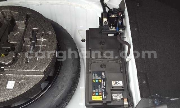 Buy Used Hyundai Genesis White Car in Accra in Greater Accra Buy Used Hyundai Genesis White Car in Accra in Greater Accra