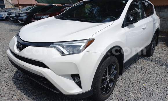 Buy Used Toyota RAV4 White Car in Accra in Greater Accra Buy Used Toyota RAV4 White Car in Accra in Greater Accra