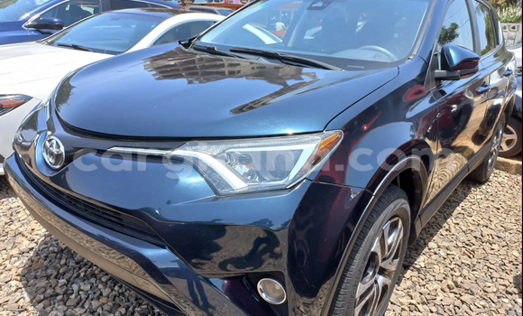 Ra Àlòkù Toyota RAV4 Black Ọkọ̀ in Accra ni Greater Accra