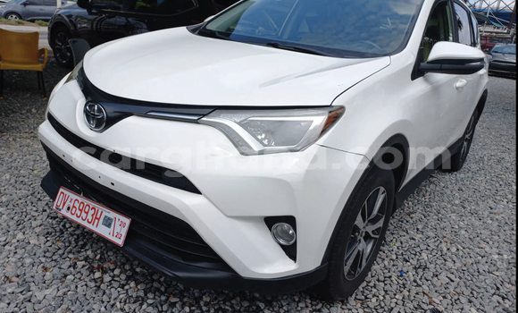 Buy Used Toyota RAV4 White Car in Accra in Greater Accra Buy Used Toyota RAV4 White Car in Accra in Greater Accra