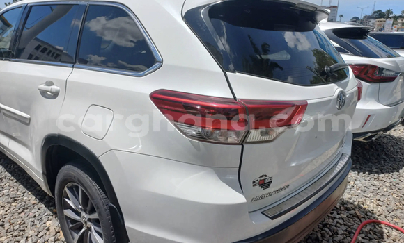 Sayi Na hannu Toyota Highlander White Mota in Accra a Greater Accra Sayi Na hannu Toyota Highlander White Mota in Accra a Greater Accra