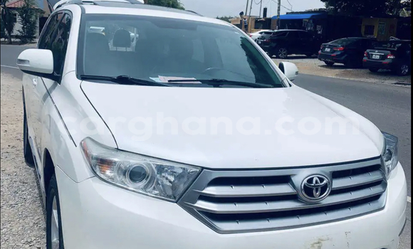 Sayi Na hannu Toyota Highlander White Mota in Accra a Greater Accra Sayi Na hannu Toyota Highlander White Mota in Accra a Greater Accra