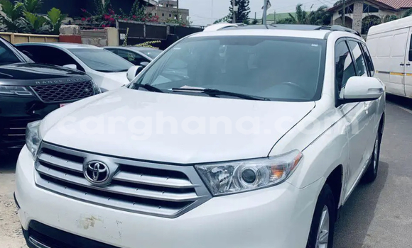 Sayi Na hannu Toyota Highlander White Mota in Accra a Greater Accra Sayi Na hannu Toyota Highlander White Mota in Accra a Greater Accra