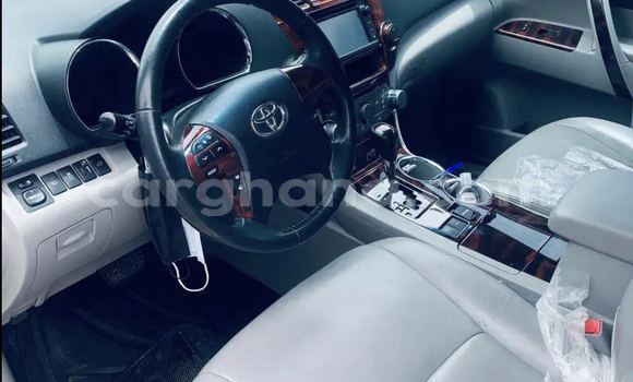 Sayi Na hannu Toyota Highlander White Mota in Accra a Greater Accra Sayi Na hannu Toyota Highlander White Mota in Accra a Greater Accra