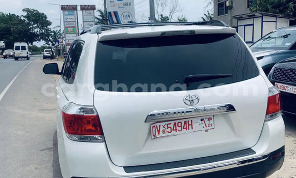 Sayi Na hannu Toyota Highlander White Mota in Accra a Greater Accra Sayi Na hannu Toyota Highlander White Mota in Accra a Greater Accra