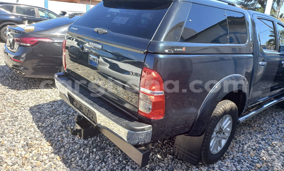 Buy Used Toyota Hilux Black Car in Accra in Greater Accra Buy Used Toyota Hilux Black Car in Accra in Greater Accra