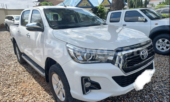Buy Used Toyota Hilux White Car in Accra in Greater Accra Buy Used Toyota Hilux White Car in Accra in Greater Accra