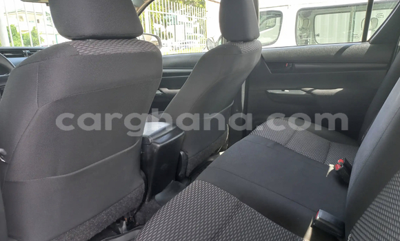 Buy Used Toyota Hilux White Car in Accra in Greater Accra Buy Used Toyota Hilux White Car in Accra in Greater Accra