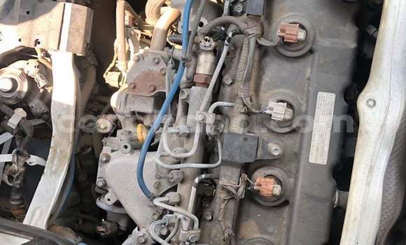 Ra Àlòkù Toyota Hiace funfun Ọkọ̀ in Sekondi–Takoradi Metropolitan ni Oorun Ra Àlòkù Toyota Hiace funfun Ọkọ̀ in Sekondi–Takoradi Metropolitan ni Oorun