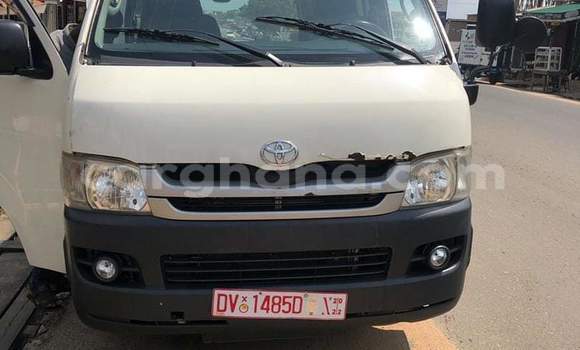 Ra Àlòkù Toyota Hiace funfun Ọkọ̀ in Sekondi–Takoradi Metropolitan ni Oorun Ra Àlòkù Toyota Hiace funfun Ọkọ̀ in Sekondi–Takoradi Metropolitan ni Oorun