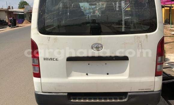 Ra Àlòkù Toyota Hiace funfun Ọkọ̀ in Sekondi–Takoradi Metropolitan ni Oorun Ra Àlòkù Toyota Hiace funfun Ọkọ̀ in Sekondi–Takoradi Metropolitan ni Oorun