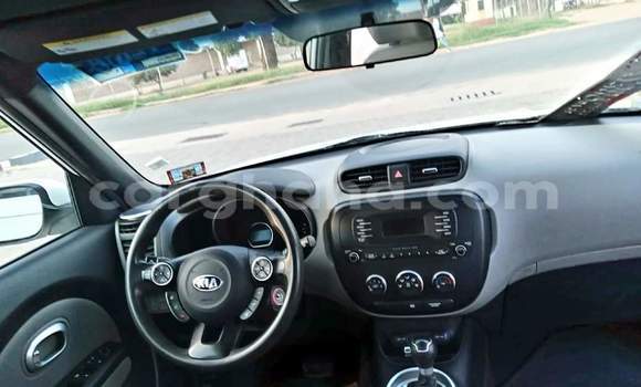 Sayi Na hannu Kia Soul White Mota in Sekondi–Takoradi Metropolitan a Yamma Sayi Na hannu Kia Soul White Mota in Sekondi–Takoradi Metropolitan a Yamma