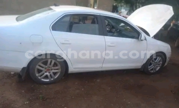Buy Used Volkswagen Golf White Car in Accra in Greater Accra Buy Used Volkswagen Golf White Car in Accra in Greater Accra