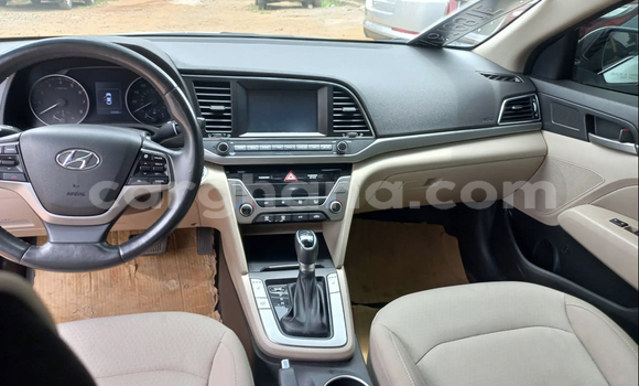 Ra Àlòkù Hyundai Elantra funfun Ọkọ̀ in Accra ni Greater Accra Ra Àlòkù Hyundai Elantra funfun Ọkọ̀ in Accra ni Greater Accra