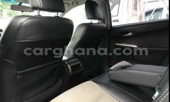 Sayi Na hannu Toyota Camry White Mota in Accra a Greater Accra Sayi Na hannu Toyota Camry White Mota in Accra a Greater Accra