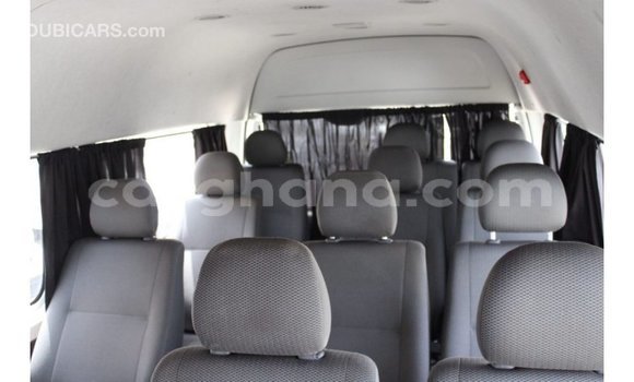 Ra Imported Toyota Hiace funfun Ọkọ̀ in Import - Dubai ni Ashanti Ra Imported Toyota Hiace funfun Ọkọ̀ in Import - Dubai ni Ashanti