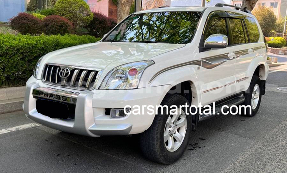 Sayi Na hannu Toyota Prado White Mota in Accra a Greater Accra