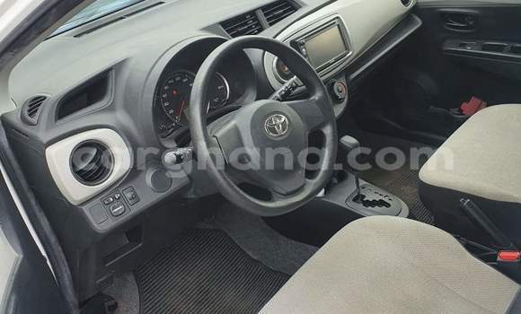 Ra Àlòkù Toyota Vitz funfun Ọkọ̀ in Sekondi–Takoradi Metropolitan ni Oorun Ra Àlòkù Toyota Vitz funfun Ọkọ̀ in Sekondi–Takoradi Metropolitan ni Oorun