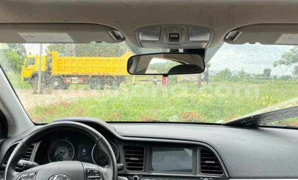 Ra Àlòkù Hyundai Elantra funfun Ọkọ̀ in Sekondi–Takoradi Metropolitan ni Oorun Ra Àlòkù Hyundai Elantra funfun Ọkọ̀ in Sekondi–Takoradi Metropolitan ni Oorun