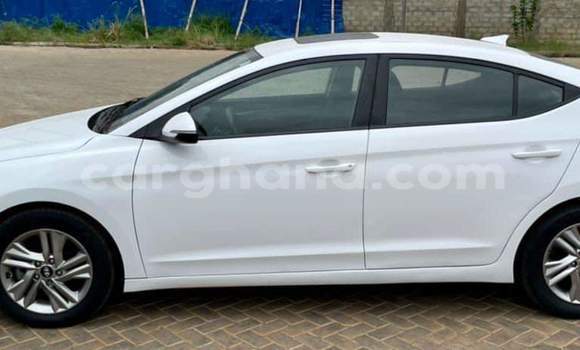 Ra Àlòkù Hyundai Elantra funfun Ọkọ̀ in Sekondi–Takoradi Metropolitan ni Oorun Ra Àlòkù Hyundai Elantra funfun Ọkọ̀ in Sekondi–Takoradi Metropolitan ni Oorun