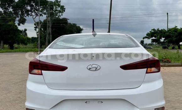Ra Àlòkù Hyundai Elantra funfun Ọkọ̀ in Sekondi–Takoradi Metropolitan ni Oorun Ra Àlòkù Hyundai Elantra funfun Ọkọ̀ in Sekondi–Takoradi Metropolitan ni Oorun