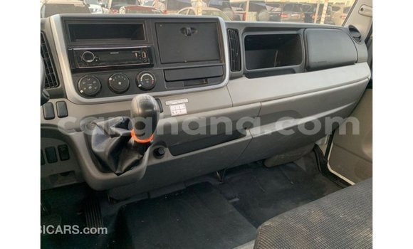 Ra Imported Mitsubishi i funfun Ọkọ̀ in Import - Dubai ni Ashanti Ra Imported Mitsubishi i funfun Ọkọ̀ in Import - Dubai ni Ashanti