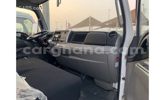 Ra Imported Mitsubishi i funfun Ọkọ̀ in Import - Dubai ni Ashanti Ra Imported Mitsubishi i funfun Ọkọ̀ in Import - Dubai ni Ashanti