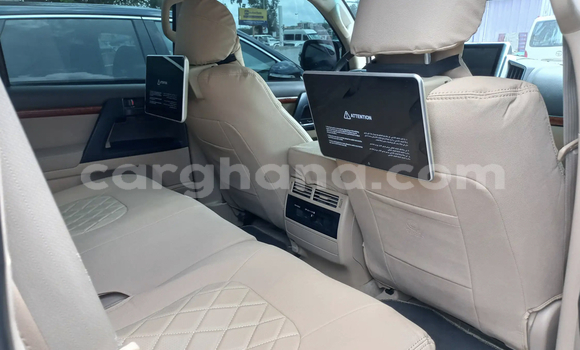 Buy Used Toyota Land Cruiser White Car in Accra in Greater Accra Buy Used Toyota Land Cruiser White Car in Accra in Greater Accra