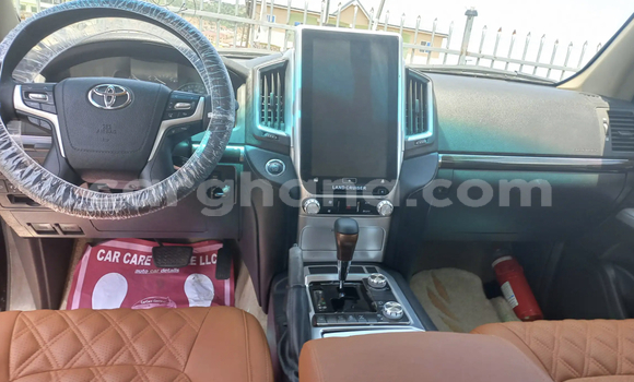 Sayi Na hannu Toyota Land Cruiser White Mota in Accra a Greater Accra Sayi Na hannu Toyota Land Cruiser White Mota in Accra a Greater Accra