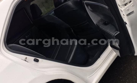 Sayi Na hannu Toyota Corolla White Mota in Accra a Greater Accra Sayi Na hannu Toyota Corolla White Mota in Accra a Greater Accra