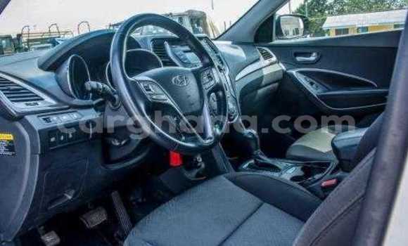 Sayi Na hannu Hyundai Santa Fe Azurfa Mota in Accra a Greater Accra Sayi Na hannu Hyundai Santa Fe Azurfa Mota in Accra a Greater Accra