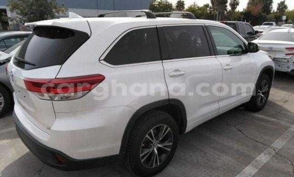Sayi Na hannu Toyota Highlander White Mota in Accra a Greater Accra Sayi Na hannu Toyota Highlander White Mota in Accra a Greater Accra