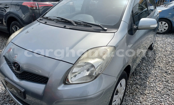 Ra Àlòkù Toyota Vitz Silver Ọkọ̀ in Accra ni Greater Accra Ra Àlòkù Toyota Vitz Silver Ọkọ̀ in Accra ni Greater Accra
