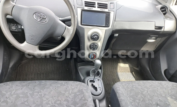 Ra Àlòkù Toyota Vitz Silver Ọkọ̀ in Accra ni Greater Accra Ra Àlòkù Toyota Vitz Silver Ọkọ̀ in Accra ni Greater Accra