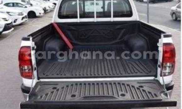 Sayi Na hannu Toyota Hilux White Mota in Accra a Greater Accra Sayi Na hannu Toyota Hilux White Mota in Accra a Greater Accra