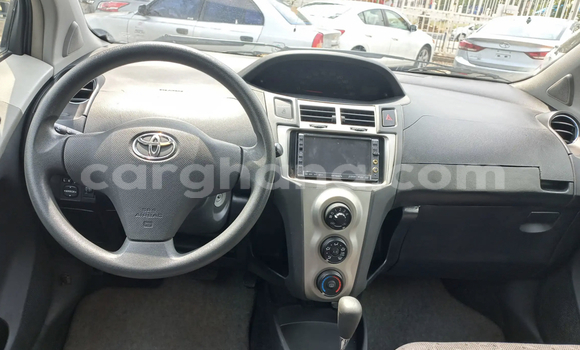 Ra Àlòkù Toyota Vitz Silver Ọkọ̀ in Accra ni Greater Accra Ra Àlòkù Toyota Vitz Silver Ọkọ̀ in Accra ni Greater Accra