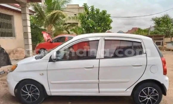 Ra Àlòkù Kia Morning funfun Ọkọ̀ in Accra ni Greater Accra