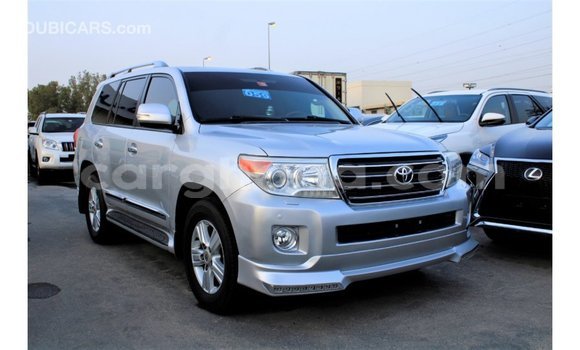 Buy Import Toyota Land Cruiser White Car in Import - Dubai in Ashanti Buy Import Toyota Land Cruiser White Car in Import - Dubai in Ashanti