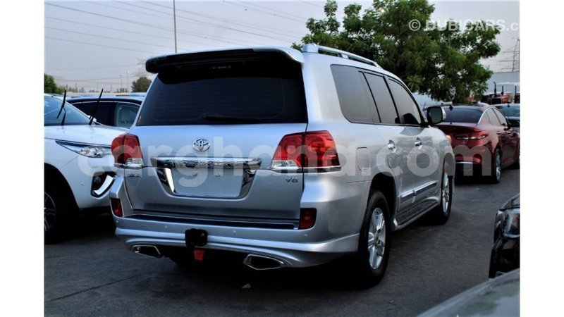 Big with watermark toyota land cruiser ashanti import dubai 46850