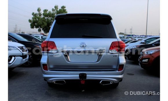 Buy Import Toyota Land Cruiser White Car in Import - Dubai in Ashanti Buy Import Toyota Land Cruiser White Car in Import - Dubai in Ashanti