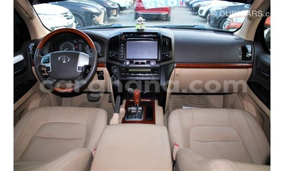 Buy Import Toyota Land Cruiser White Car in Import - Dubai in Ashanti Buy Import Toyota Land Cruiser White Car in Import - Dubai in Ashanti