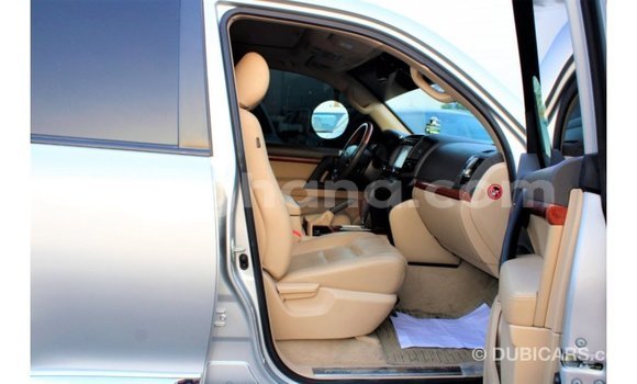 Buy Import Toyota Land Cruiser White Car in Import - Dubai in Ashanti Buy Import Toyota Land Cruiser White Car in Import - Dubai in Ashanti