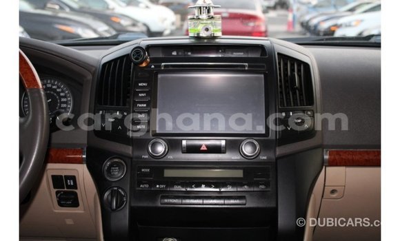 Buy Import Toyota Land Cruiser White Car in Import - Dubai in Ashanti Buy Import Toyota Land Cruiser White Car in Import - Dubai in Ashanti
