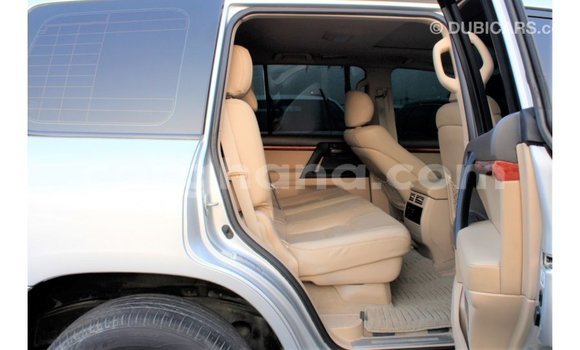 Buy Import Toyota Land Cruiser White Car in Import - Dubai in Ashanti Buy Import Toyota Land Cruiser White Car in Import - Dubai in Ashanti
