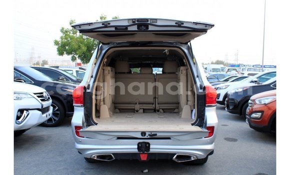 Buy Import Toyota Land Cruiser White Car in Import - Dubai in Ashanti Buy Import Toyota Land Cruiser White Car in Import - Dubai in Ashanti