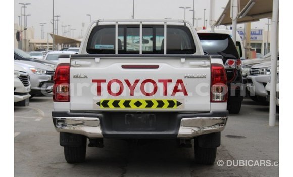 Buy Import Toyota Hilux White Car in Import - Dubai in Ashanti Buy Import Toyota Hilux White Car in Import - Dubai in Ashanti
