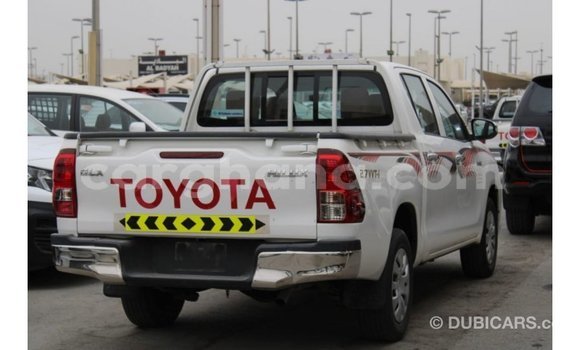 Buy Import Toyota Hilux White Car in Import - Dubai in Ashanti Buy Import Toyota Hilux White Car in Import - Dubai in Ashanti
